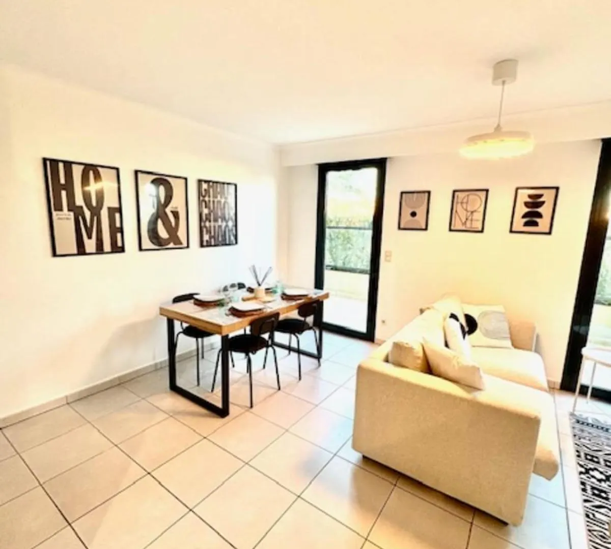 T2 Apartment With Terrace In Frejus France