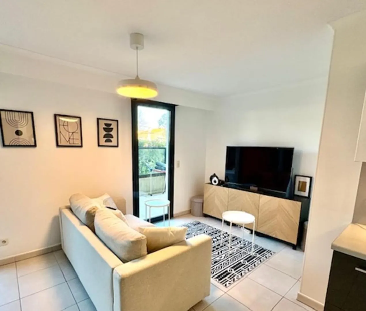 T2 Apartment With Terrace In Frejus France