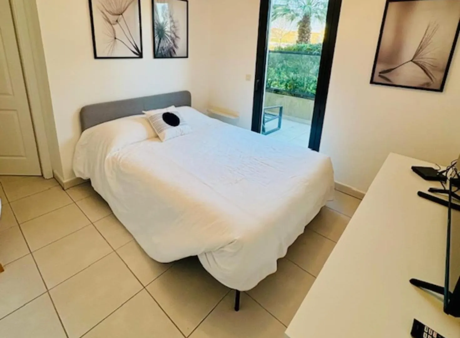 T2 Apartment With Terrace In Frejus